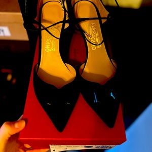 salvatore ferragamo suede and leather black shoe. Beautiful black dinner shoe.